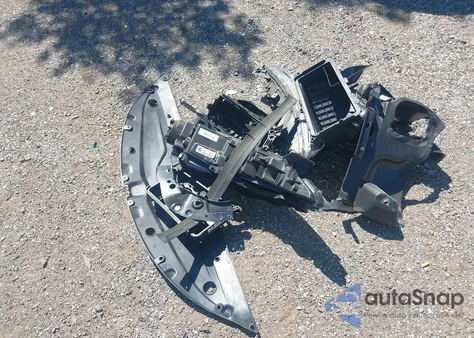 2015 Chrysler 200 C z USA, uszkodzony, nr VIN 1C3CCCEG2FN678485